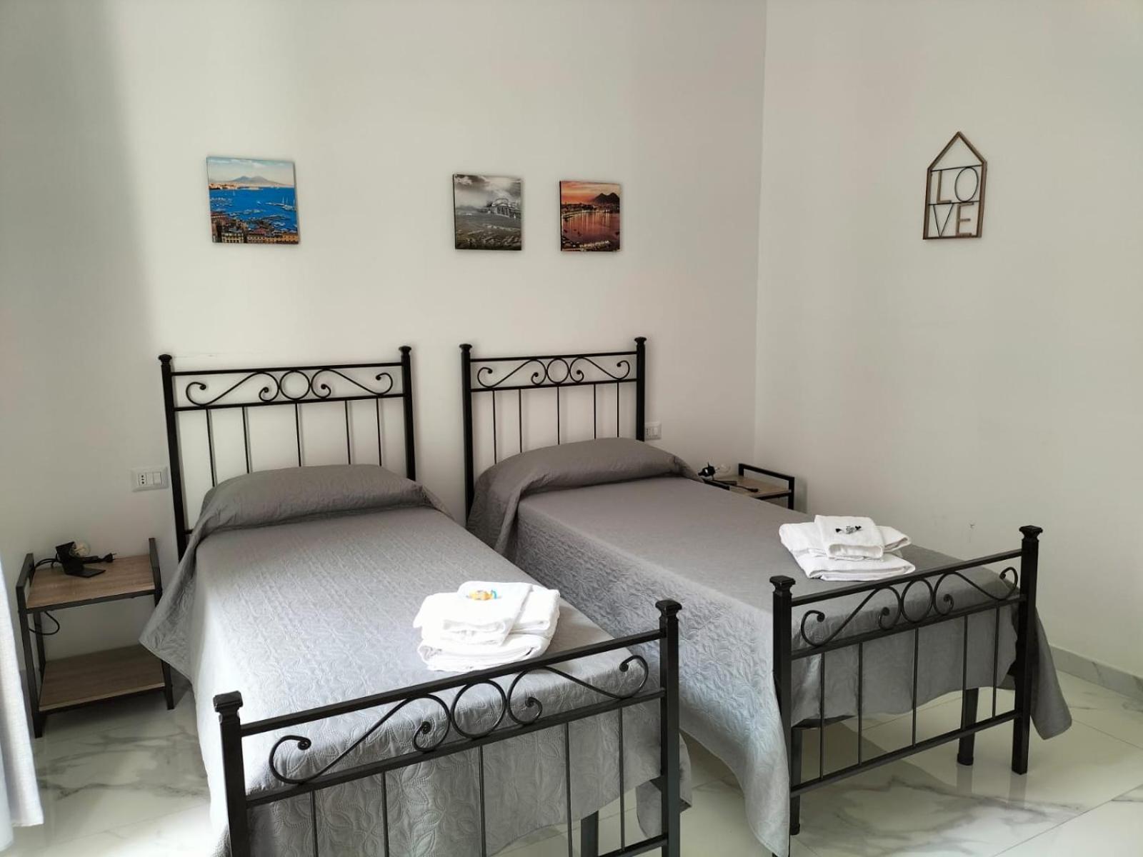 Lumacors House Bed and Breakfast Napels Buitenkant foto